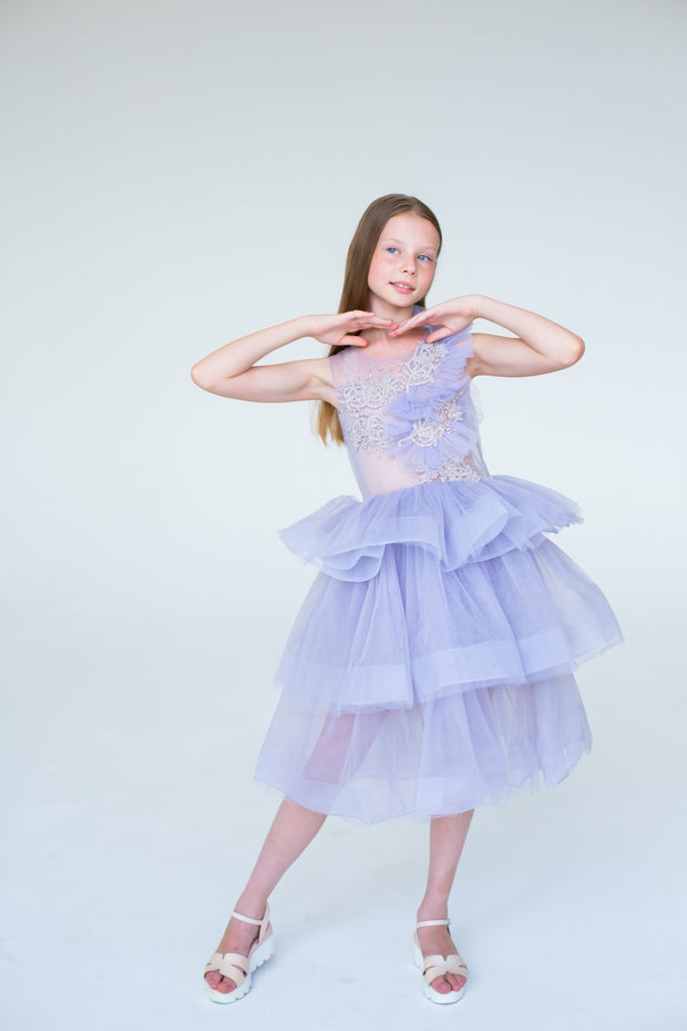 handmade, girl princess dress in purple with a midi-length tulle skirt, transparent top with pearl and flower embroidery and ruffled tulle details, for special occasions.
