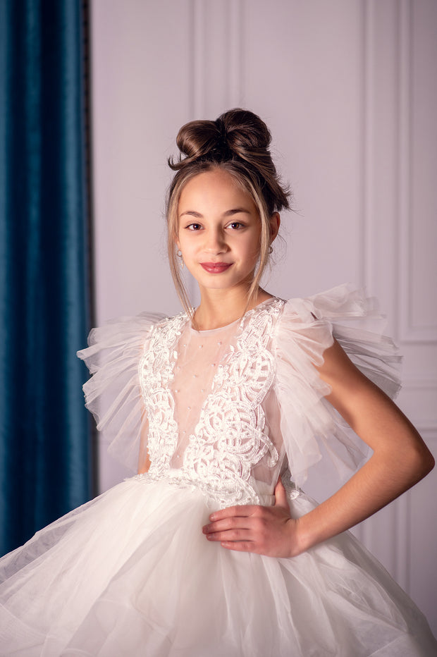 Short white girl tutu dress with a voluminous, ballerina skirt, embroidered tulle top and ruffled tulle sleeves. Handmade girl dress for special occasions: Christmas, New Year's Eve, flower girls, weddings, birthdays, communion.
