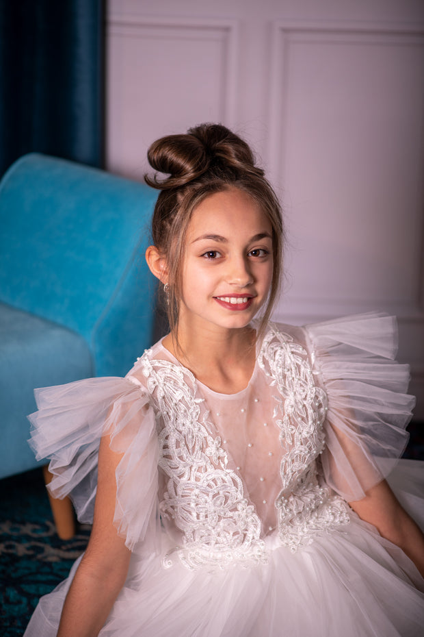 Short white girl tutu dress with a voluminous, ballerina skirt, embroidered tulle top and ruffled tulle sleeves. Handmade girl dress for special occasions: Christmas, New Year's Eve, flower girls, weddings, birthdays, communion.
