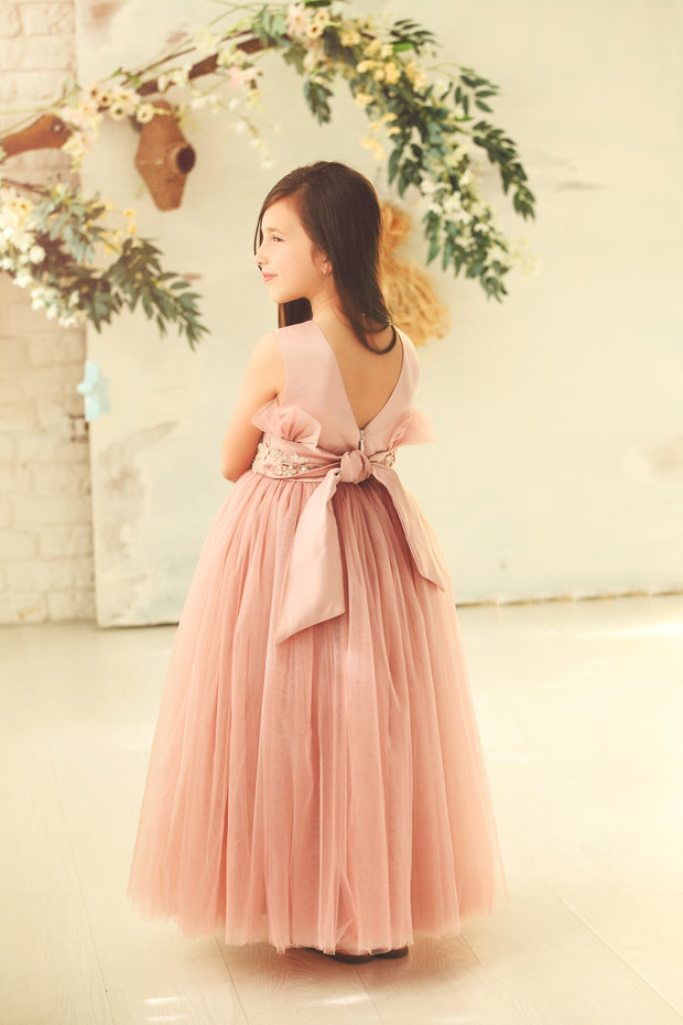 Handmade blush pink high waisted tulle kids dress with floral embroidery belt. A unique dress for every unique occasion: flower girls, weddings, communion, birthday, Eid.