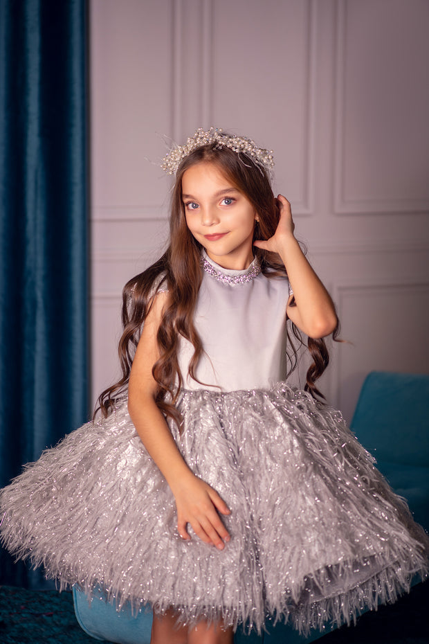 Festive grey dress for girls with feather appliqués. Handmade girl dress for special occasions: Christmas, New Year's Eve, flower girls, weddings, birthdays, communion.