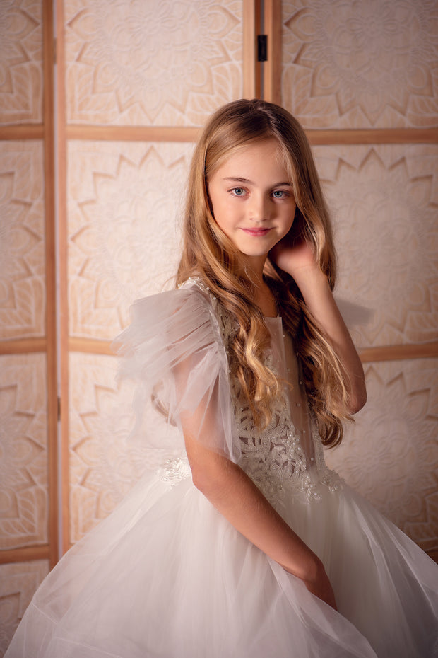 Short white girl tutu dress with a voluminous, ballerina skirt, embroidered tulle top and ruffled tulle sleeves. Handmade girl dress for special occasions: Christmas, New Year's Eve, flower girls, weddings, birthdays, communion.