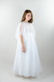 Kleid zum Mieten - Langes weißes Blumenmädchenkleid mit Schmetterlingsärmeln