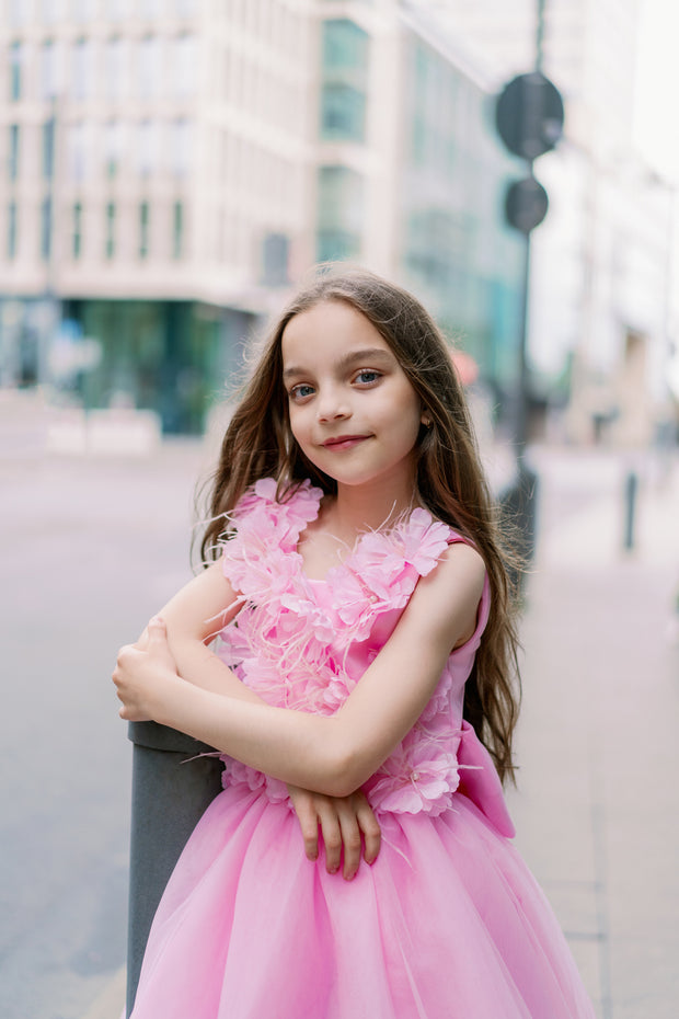 Long, sleeveless girl princess dress in rich pink colour with a long tulle skirt, sleeveless top and 3D flower embroidery. For special occasions: Wedding, Birthday party, Prom, Flower girl, Eid, and other event.