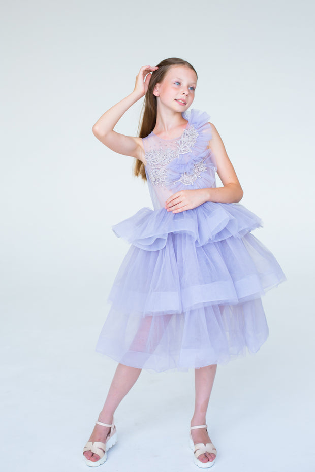 handmade, girl princess dress in purple with a midi-length tulle skirt, transparent top with pearl and flower embroidery and ruffled tulle details, for special occasions.