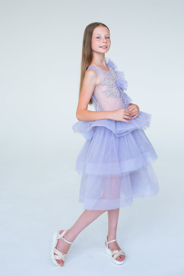 handmade, girl princess dress in purple with a midi-length tulle skirt, transparent top with pearl and flower embroidery and ruffled tulle details, for special occasions.