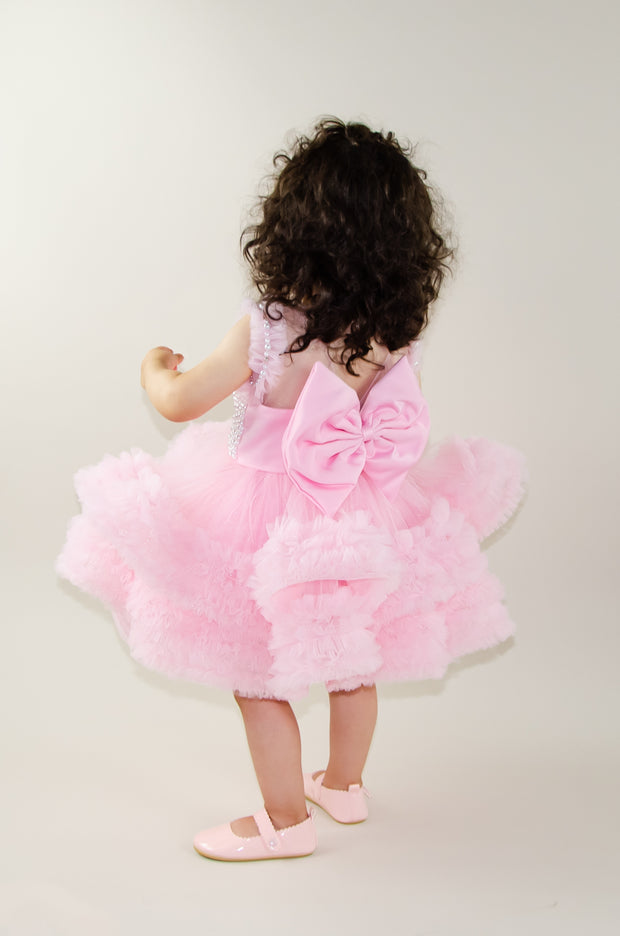 Kleid zum Mieten - Pinkes Prinzessinnenkleid für Mädchen mit Perlen und Rüschen